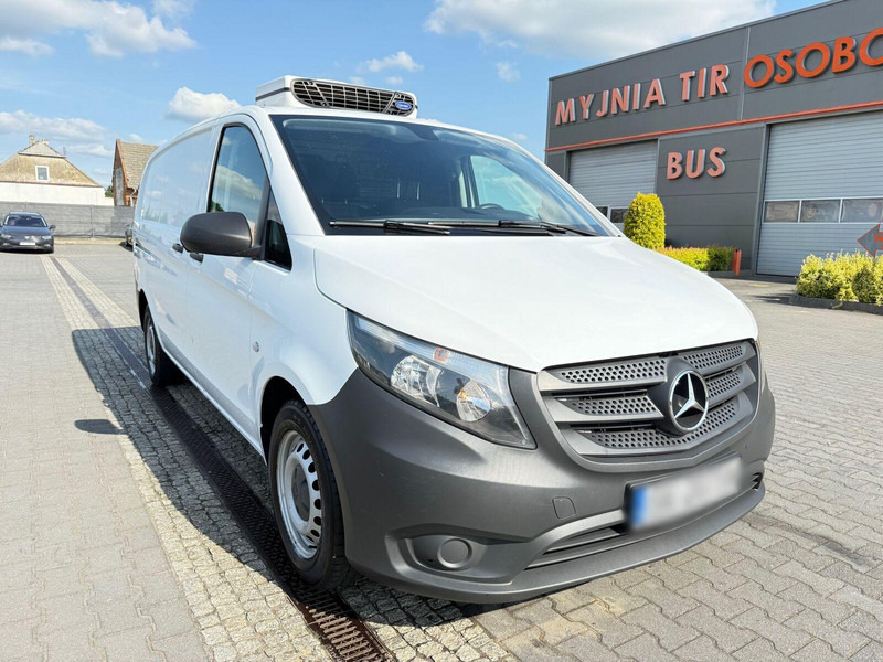 Mercedes-Benz Vito Chłodnia/Mroźnia do -10 Izoterma Long Maxi Salon PL, Jeden - Hűtős kisteherautó: 5 kép. Mercedes-Benz Vito Chłodnia/Mroźnia do -10 Izoterma Long Maxi Salon PL, Jeden - Hűtős kisteherautó: 5 kép.