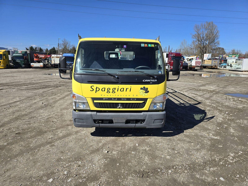 Mitsubishi Canter 3,0 d - Pritsche - Platós kisteherautó: 2 kép. Mitsubishi Canter 3,0 d - Pritsche - Platós kisteherautó: 2 kép.