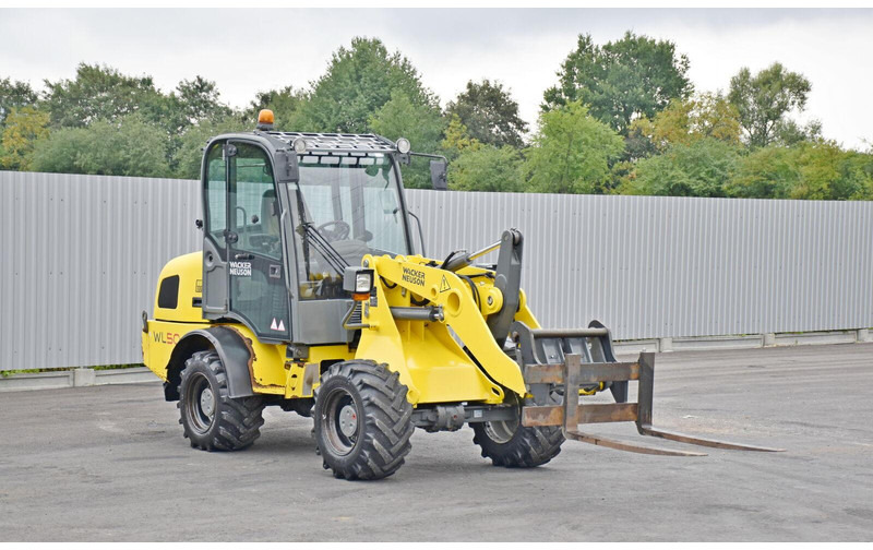 Neuson WACKER WL 50 - Gumikerekes homlokrakodó: 4 kép. Neuson WACKER WL 50 - Gumikerekes homlokrakodó: 4 kép.
