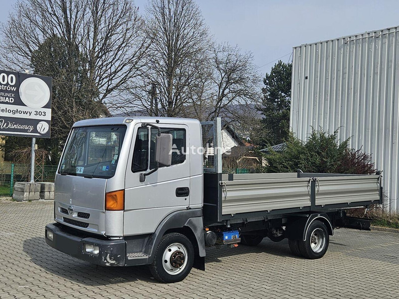 Nissan Atleon 35.110 3 way tipper - Billenőplatós kisteherautó: 1 kép. Nissan Atleon 35.110 3 way tipper - Billenőplatós kisteherautó: 1 kép.