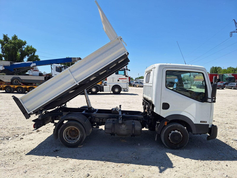 Nissan Cabstar 2,5 TDi - 3 sided Tipper - Billenőplatós kisteherautó: 4 kép. Nissan Cabstar 2,5 TDi - 3 sided Tipper - Billenőplatós kisteherautó: 4 kép.