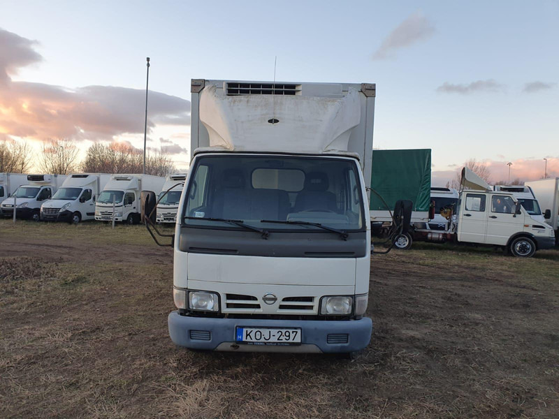 Nissan Cabstar 3,0 TDi - Thermo King V400 Max frigo - Hűtős kisteherautó: 3 kép. Nissan Cabstar 3,0 TDi - Thermo King V400 Max frigo - Hűtős kisteherautó: 3 kép.