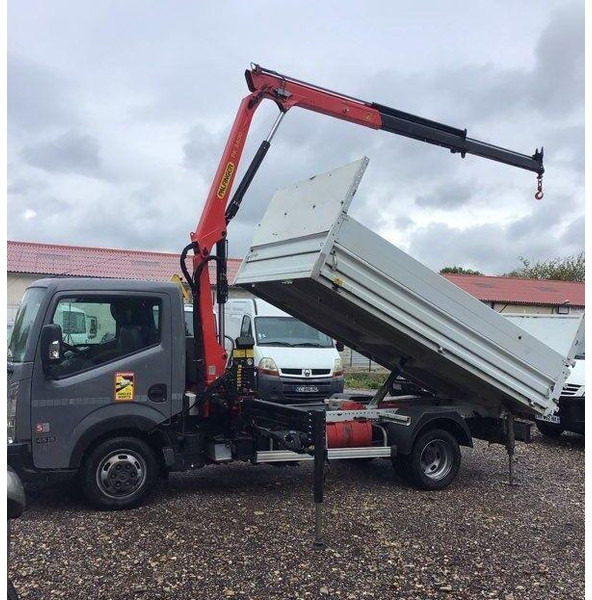 Nissan NT400 - Tipper+crane - Billenőplatós teherautó, Darus autó: 4 kép. Nissan NT400 - Tipper+crane - Billenőplatós teherautó, Darus autó: 4 kép.