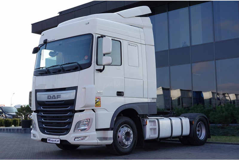 DAF XF 460 / HYDRAULIKA do Wyrotu / SPACE CAB / 2016 / SPROWADZONY / - Nyergesvontató: 1 kép. DAF XF 460 / HYDRAULIKA do Wyrotu / SPACE CAB / 2016 / SPROWADZONY / - Nyergesvontató: 1 kép.
