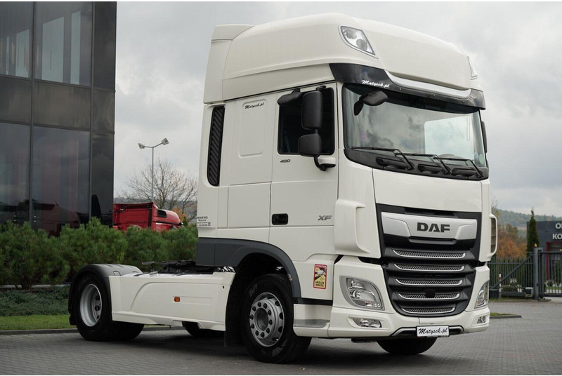 DAF XF 480 - Nyergesvontató: 1 kép. DAF XF 480 - Nyergesvontató: 1 kép.
