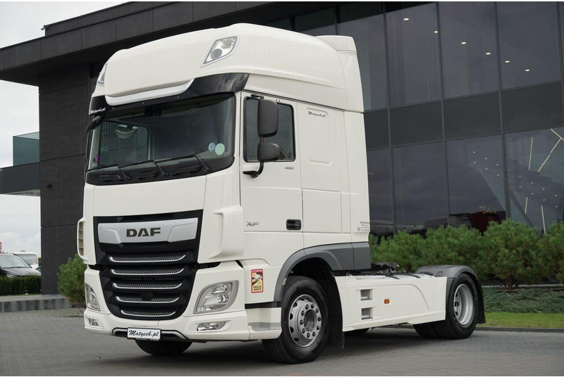DAF XF 480 - Nyergesvontató: 5 kép. DAF XF 480 - Nyergesvontató: 5 kép.