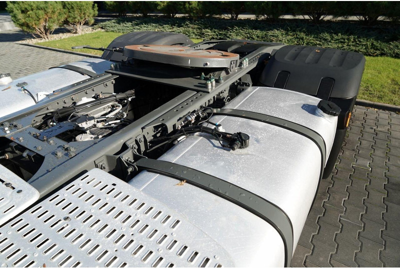 Nyergesvontató DAF XF 480 / SUPER SPACE CAB / OPONY 100% /  2021 ROK: 12 kép.