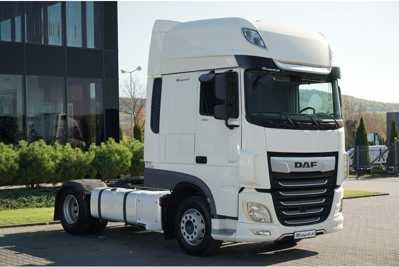 DAF XF 480 / SUPER SPACE CAB / OPONY 100% / 2021 ROK - Nyergesvontató: 2 kép. DAF XF 480 / SUPER SPACE CAB / OPONY 100% / 2021 ROK - Nyergesvontató: 2 kép.
