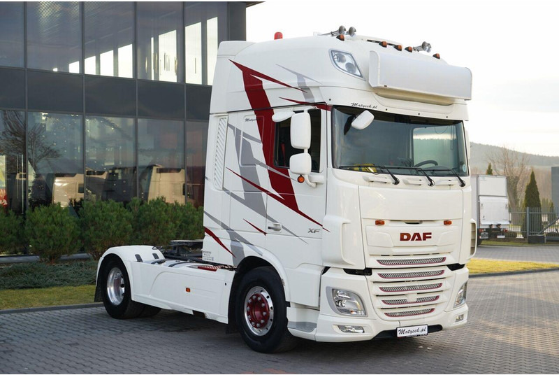 DAF XF 530 / RETARDER / I-PARK COOL / SUPER SPACE CAB / FULL AIRMATI - Nyergesvontató: 4 kép. DAF XF 530 / RETARDER / I-PARK COOL / SUPER SPACE CAB / FULL AIRMATI - Nyergesvontató: 4 kép.