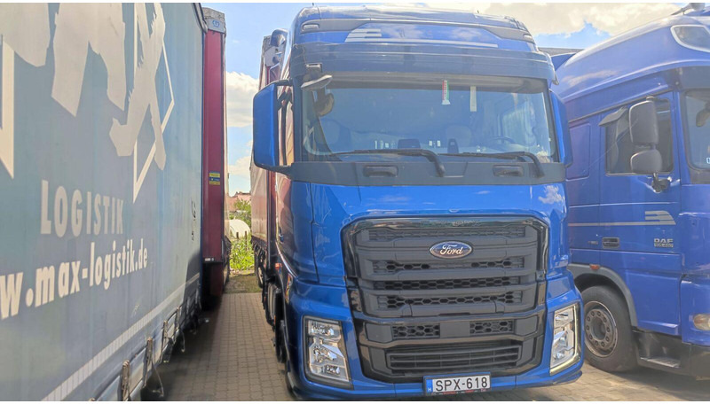 Ford F-MAX 500 Tractor Lowdeck - MEGA - Nyergesvontató: 2 kép. Ford F-MAX 500 Tractor Lowdeck - MEGA - Nyergesvontató: 2 kép.