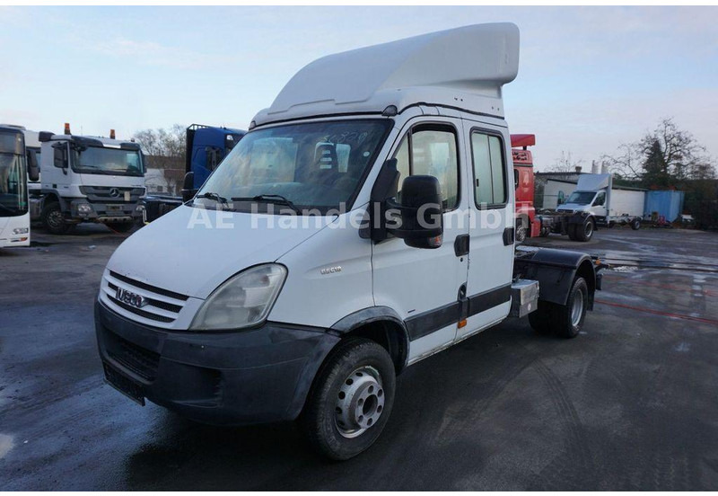 Iveco 65C18D Tractor - Nyergesvontató: 1 kép. Iveco 65C18D Tractor - Nyergesvontató: 1 kép.