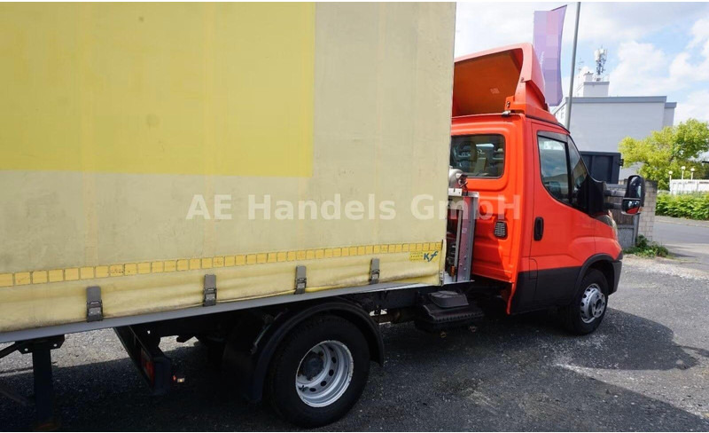 Iveco Daily 65C17 - Tractor truck - Nyergesvontató: 4 kép. Iveco Daily 65C17 - Tractor truck - Nyergesvontató: 4 kép.