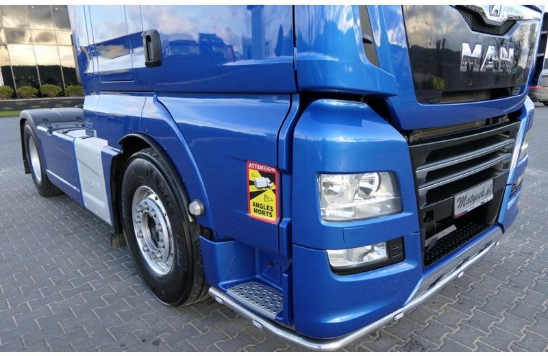 MAN TGX 18.510 XXL - Nyergesvontató: 4 kép. MAN TGX 18.510 XXL - Nyergesvontató: 4 kép.