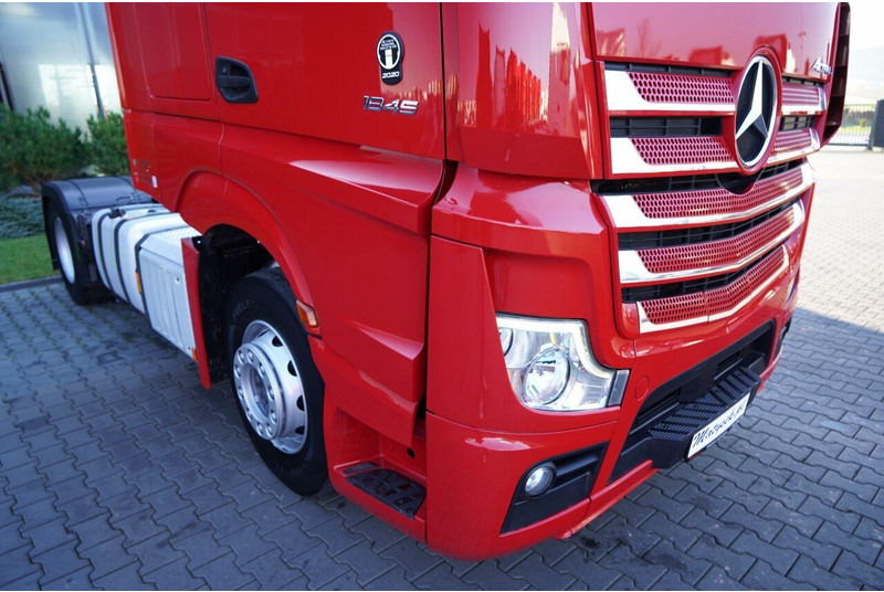 Nyergesvontató Mercedes-Benz ACTROS 1845: 10 kép.