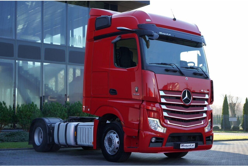 Mercedes-Benz ACTROS 1845 - Nyergesvontató: 1 kép. Mercedes-Benz ACTROS 1845 - Nyergesvontató: 1 kép.