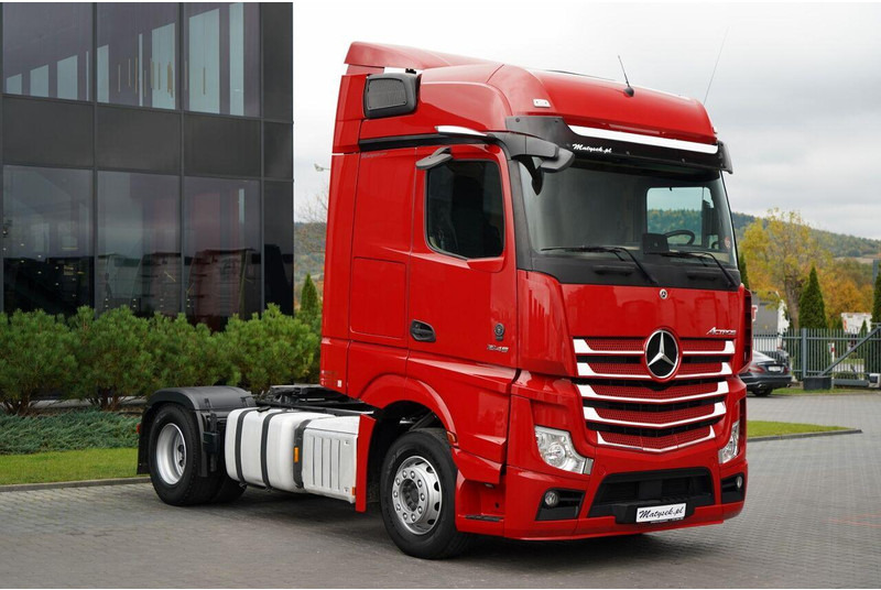 Mercedes-Benz ACTROS 1845 - Nyergesvontató: 2 kép. Mercedes-Benz ACTROS 1845 - Nyergesvontató: 2 kép.