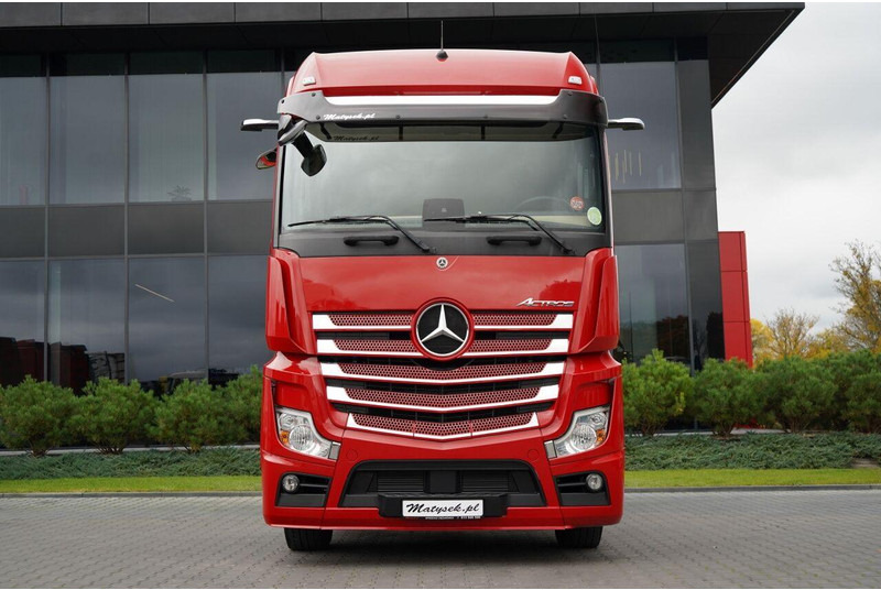 Mercedes-Benz ACTROS 1845 - Nyergesvontató: 4 kép. Mercedes-Benz ACTROS 1845 - Nyergesvontató: 4 kép.