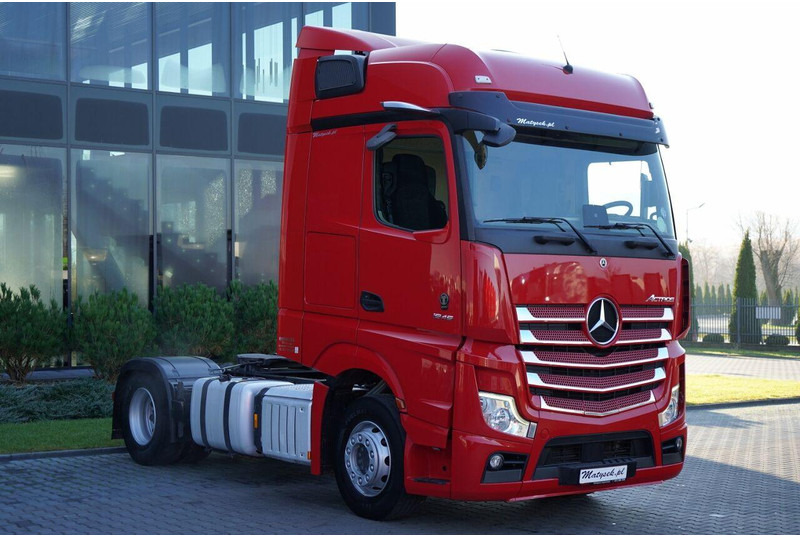 Mercedes-Benz ACTROS 1845 - Nyergesvontató: 2 kép. Mercedes-Benz ACTROS 1845 - Nyergesvontató: 2 kép.