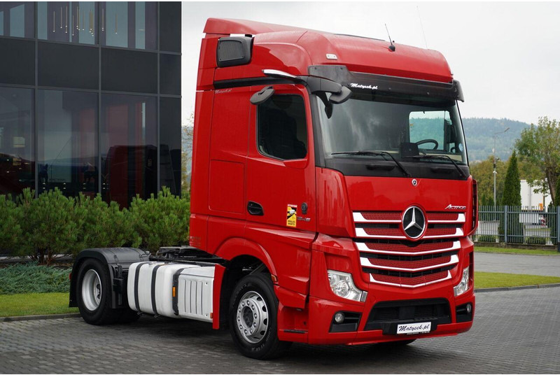 Mercedes-Benz ACTROS 1845 - Nyergesvontató: 2 kép. Mercedes-Benz ACTROS 1845 - Nyergesvontató: 2 kép.