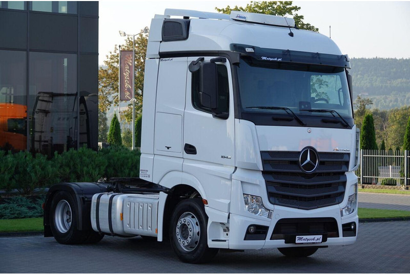 Mercedes-Benz ACTROS 1845 / I-PARK COOL - Nyergesvontató: 2 kép. Mercedes-Benz ACTROS 1845 / I-PARK COOL - Nyergesvontató: 2 kép.