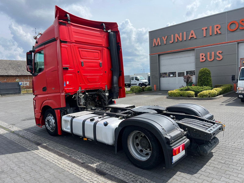 Mercedes-Benz ACTROS 1845 MP4 1.HAND RETARDER XENON LOW DECK - Nyergesvontató: 3 kép. Mercedes-Benz ACTROS 1845 MP4 1.HAND RETARDER XENON LOW DECK - Nyergesvontató: 3 kép.