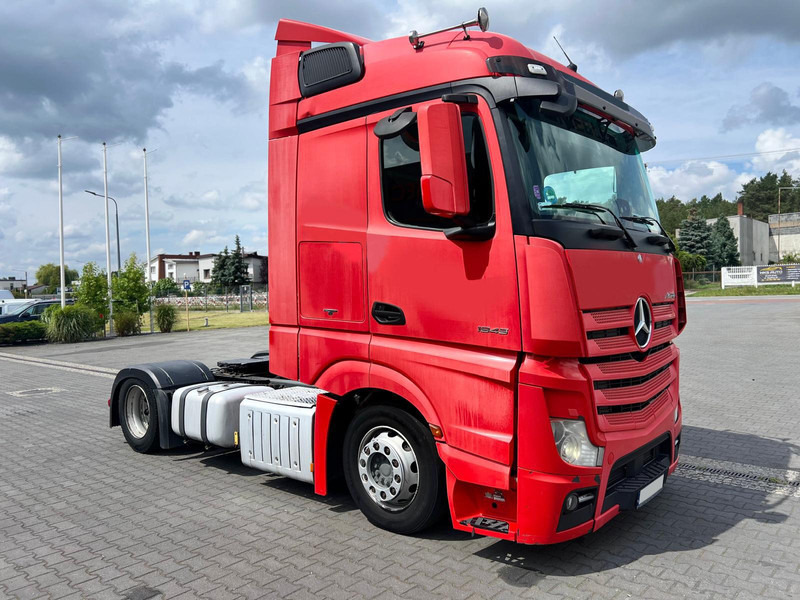 Mercedes-Benz ACTROS 1845 MP4 1.HAND RETARDER XENON LOW DECK - Nyergesvontató: 5 kép. Mercedes-Benz ACTROS 1845 MP4 1.HAND RETARDER XENON LOW DECK - Nyergesvontató: 5 kép.