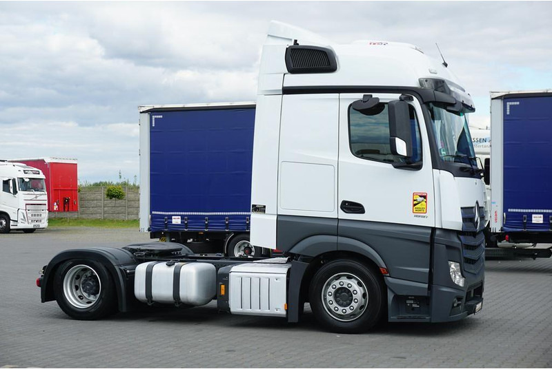 Mercedes-Benz ACTROS / 1851 / EURO 6 / ACC / MEGA / LOW DECK / BIG SPACE - Nyergesvontató: 4 kép. Mercedes-Benz ACTROS / 1851 / EURO 6 / ACC / MEGA / LOW DECK / BIG SPACE - Nyergesvontató: 4 kép.