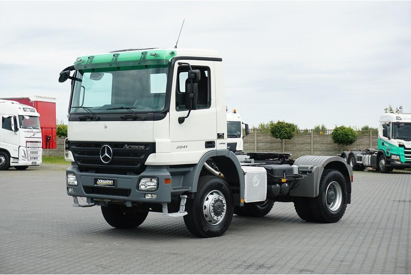 Mercedes-Benz ACTROS / 2041 / 4 X 4 / ALLARD / HYDRAULIKA - Nyergesvontató: 1 kép. Mercedes-Benz ACTROS / 2041 / 4 X 4 / ALLARD / HYDRAULIKA - Nyergesvontató: 1 kép.