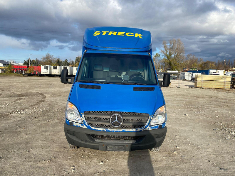 Mercedes-Benz Sprinter 519 - BE Mini Trekker - SZM - 3.5t - Nyergesvontató: 3 kép. Mercedes-Benz Sprinter 519 - BE Mini Trekker - SZM - 3.5t - Nyergesvontató: 3 kép.