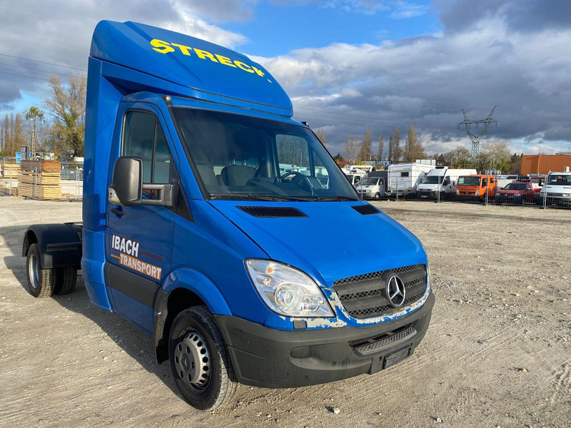 Mercedes-Benz Sprinter 519 - BE Mini Trekker - SZM - 3.5t - Nyergesvontató: 1 kép. Mercedes-Benz Sprinter 519 - BE Mini Trekker - SZM - 3.5t - Nyergesvontató: 1 kép.
