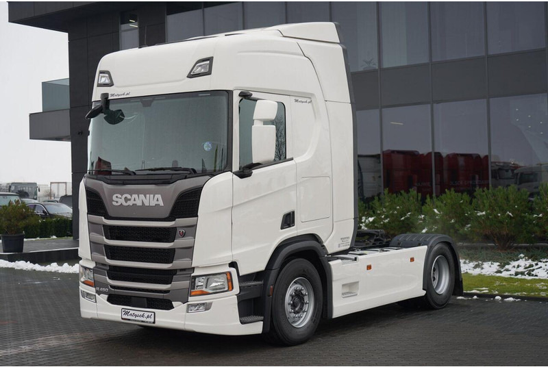 Scania R 450 - Nyergesvontató: 2 kép. Scania R 450 - Nyergesvontató: 2 kép.