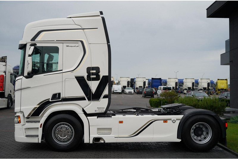 Scania R 520 / V8 / HYDRAULIKA / RETARDER / I-PARK COOL / FULL AIRMATIC - Nyergesvontató: 5 kép. Scania R 520 / V8 / HYDRAULIKA / RETARDER / I-PARK COOL / FULL AIRMATIC - Nyergesvontató: 5 kép.
