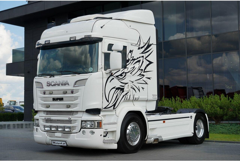 Scania R 580 / V8 / RETARDER / FULL AIRMATIC / I-PARK COOL/ SKÓRY / OPO - Nyergesvontató: 4 kép. Scania R 580 / V8 / RETARDER / FULL AIRMATIC / I-PARK COOL/ SKÓRY / OPO - Nyergesvontató: 4 kép.