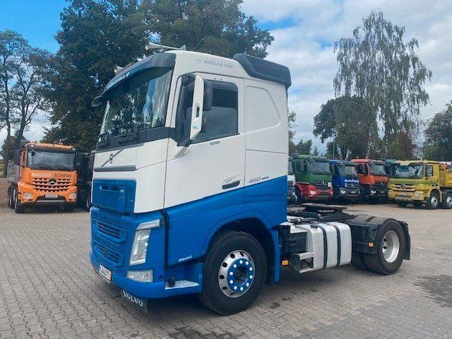Volvo FH 460 4×2 CIĄGNIK SIODŁOWY 2017 rok, hydraulika - Nyergesvontató: 1 kép. Volvo FH 460 4×2 CIĄGNIK SIODŁOWY 2017 rok, hydraulika - Nyergesvontató: 1 kép.