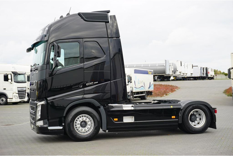 Volvo FH / 500 / I - SAVE / EURO 6 / ACC / XL / I - COOL - Nyergesvontató: 3 kép. Volvo FH / 500 / I - SAVE / EURO 6 / ACC / XL / I - COOL - Nyergesvontató: 3 kép.