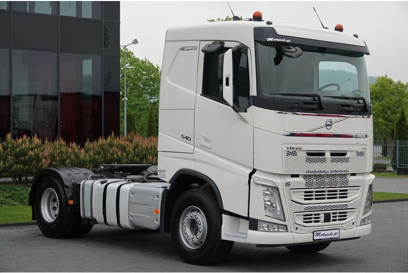 Volvo FH 540 /HYDRAULIKA DWUOBWODOWA / NISKA KABINA / OPONY 100% / P - Nyergesvontató: 2 kép. Volvo FH 540 /HYDRAULIKA DWUOBWODOWA / NISKA KABINA / OPONY 100% / P - Nyergesvontató: 2 kép.