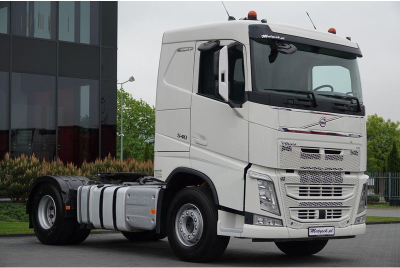 Volvo FH 540 /HYDRAULIKA DWUOBWODOWA / NISKA KABINA / OPONY 100% / P - Nyergesvontató: 1 kép. Volvo FH 540 /HYDRAULIKA DWUOBWODOWA / NISKA KABINA / OPONY 100% / P - Nyergesvontató: 1 kép.