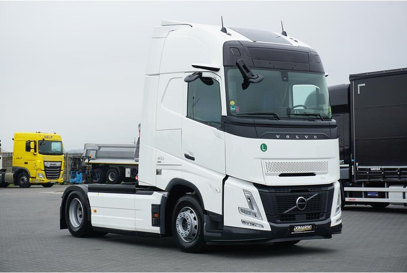 Volvo FH / AREO / 460 / I – SAVE / XL / EURO 6 / ACC / I -COOL / NOWY - Nyergesvontató: 3 kép. Volvo FH / AREO / 460 / I – SAVE / XL / EURO 6 / ACC / I -COOL / NOWY - Nyergesvontató: 3 kép.