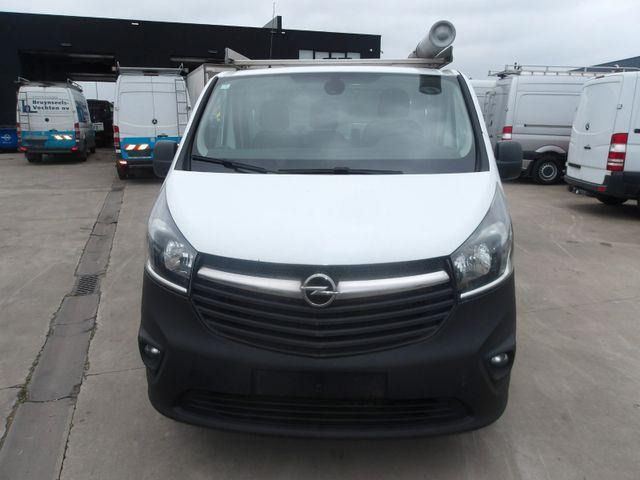 Opel Vivaro - Furgon: 3 kép. Opel Vivaro - Furgon: 3 kép.
