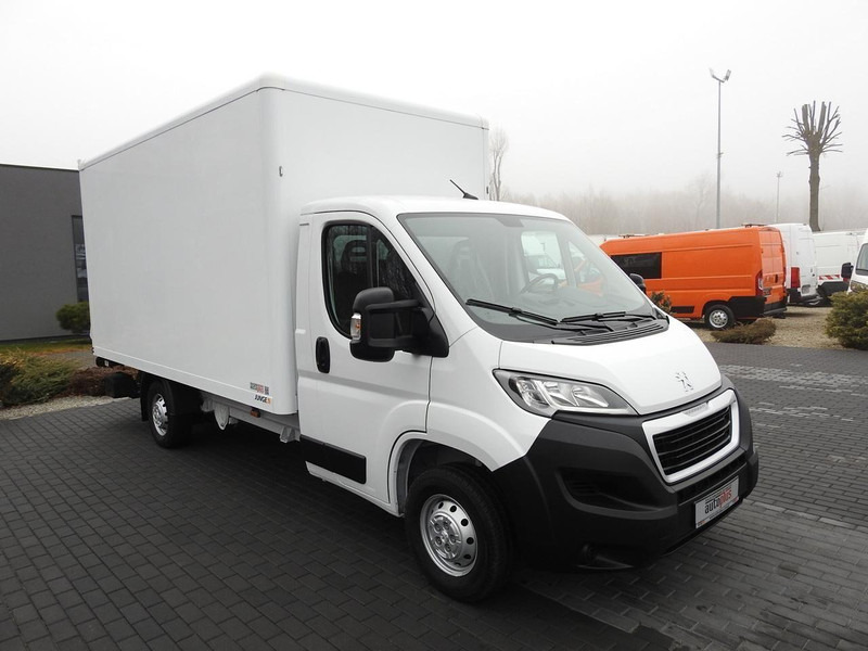 Peugeot BOXER KONTENER WINDA 8 PALET TEMPOMAT KLIMATYZACJA 140KM [ V050 - Dobozos kisteherautó: 4 kép. Peugeot BOXER KONTENER WINDA 8 PALET TEMPOMAT KLIMATYZACJA 140KM [ V050 - Dobozos kisteherautó: 4 kép.