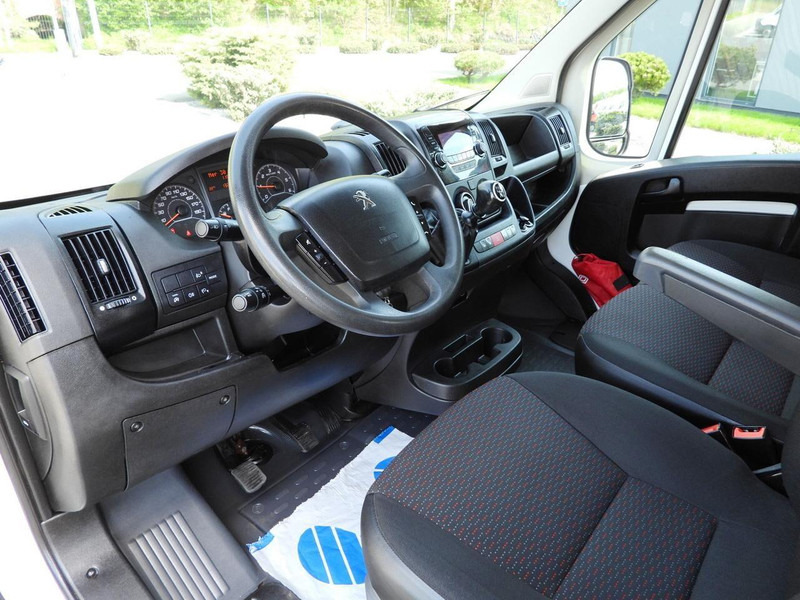 Peugeot BOXER WYWROTKA PODWÓJNA KABINA DOKA 7 MIEJSC TEMPOMAT KLIMATYZA - Billenőplatós teherautó: 2 kép. Peugeot BOXER WYWROTKA PODWÓJNA KABINA DOKA 7 MIEJSC TEMPOMAT KLIMATYZA - Billenőplatós teherautó: 2 kép.