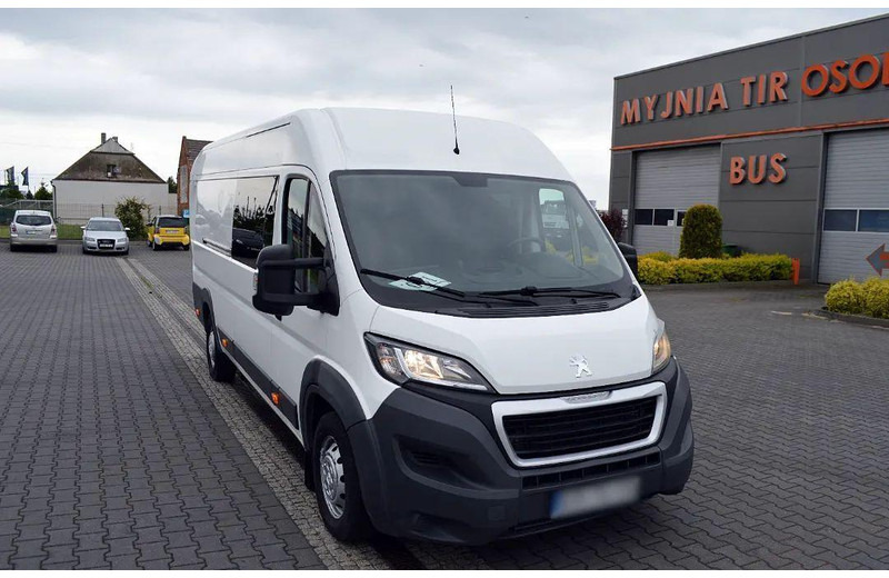 Peugeot Boxer Furgin Duoble CabinDoka L4H2 7-seater One Owner - Minibusz, Kisbusz: 5 kép. Peugeot Boxer Furgin Duoble CabinDoka L4H2 7-seater One Owner - Minibusz, Kisbusz: 5 kép.