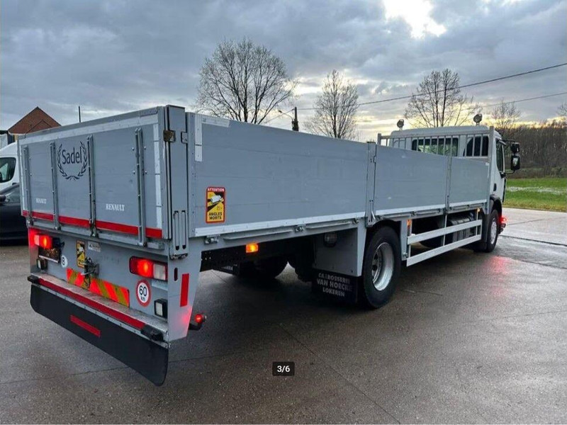 Renault D 19.310 - Platós teherautó: 3 kép. Renault D 19.310 - Platós teherautó: 3 kép.