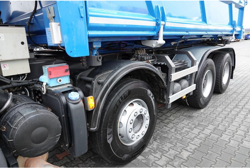 Billenőplatós teherautó Renault KERAX 430 / 8x4 / WYWROTKA / HYDROBURTA / HYDROKLAPA / BORDMATIC: 15 kép. Billenőplatós teherautó Renault KERAX 430 / 8x4 / WYWROTKA / HYDROBURTA / HYDROKLAPA / BORDMATIC: 15 kép.