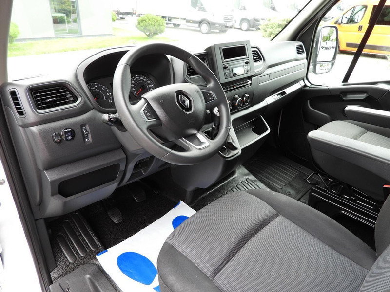 Renault MASTER - Dobozos felépítményű teherautó: 2 kép. Renault MASTER - Dobozos felépítményű teherautó: 2 kép.
