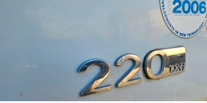 Renault MIDLUM 220 Dxi - Road sweeper truck - Utcaseprő gép: 5 kép. Renault MIDLUM 220 Dxi - Road sweeper truck - Utcaseprő gép: 5 kép.