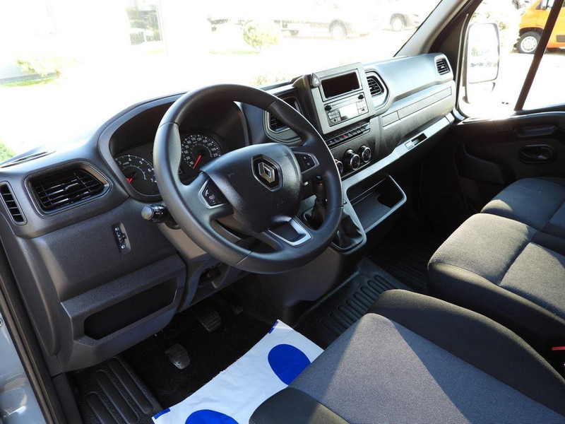 Renault Master - Ponyvás kisteherautó: 2 kép. Renault Master - Ponyvás kisteherautó: 2 kép.