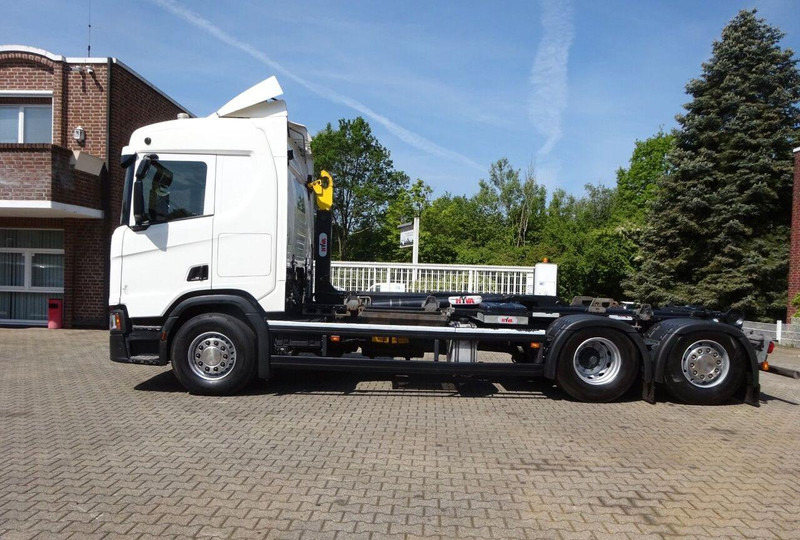 Scania R450 Hook lift truck 6x2 - Horgos rakodó teherautó: 4 kép. Scania R450 Hook lift truck 6x2 - Horgos rakodó teherautó: 4 kép.