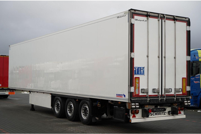 Schmitz Cargobull CHŁODNIA / THERMO KING / HAKÓWKA / OŚ PODNOSZONA / KOSZ NA PALE - Félpótkocsi hűtős: 4 kép. Schmitz Cargobull CHŁODNIA / THERMO KING / HAKÓWKA / OŚ PODNOSZONA / KOSZ NA PALE - Félpótkocsi hűtős: 4 kép.