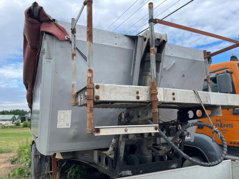 Schmitz Cargobull SKO-24 kipper - Félpótkocsi billenőplatós: 4 kép. Schmitz Cargobull SKO-24 kipper - Félpótkocsi billenőplatós: 4 kép.